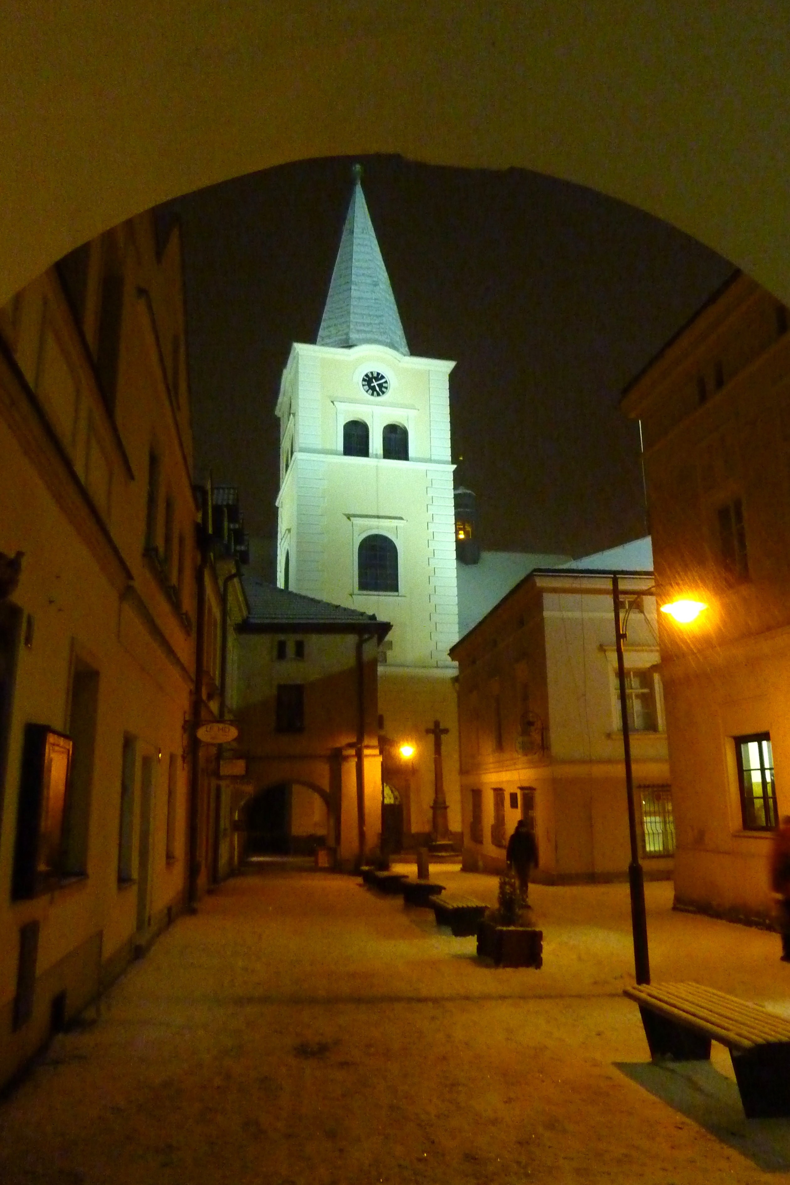 p1000859kostel-v-zime